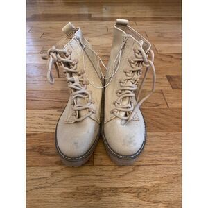 NWOT Universal Thread Women's Beige Canvas Combat Boots Lace-Up & Side Zipper 9